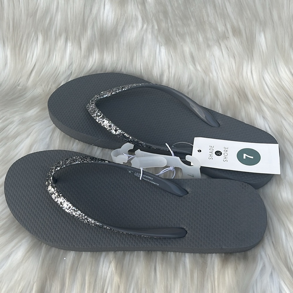 Shade and Shore Target Brand Women’s Size 7 Flip Flops